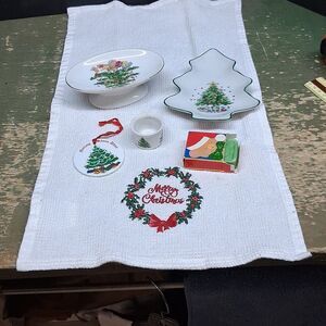 Merry Christmas 7-pc bathroom set with Christmas tree design